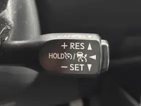 Toyota C-HR thumbnail 13