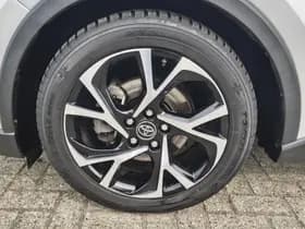 Toyota C-HR thumbnail 40
