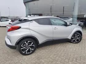 Toyota C-HR thumbnail 5