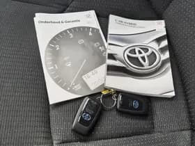 Toyota C-HR thumbnail 42