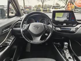 Toyota C-HR thumbnail 8