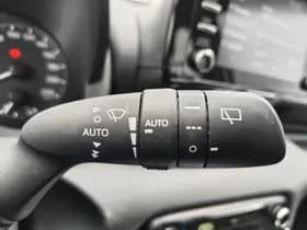 Toyota Yaris thumbnail 12