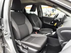 Toyota Yaris thumbnail 24