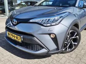 Toyota C-HR thumbnail 2