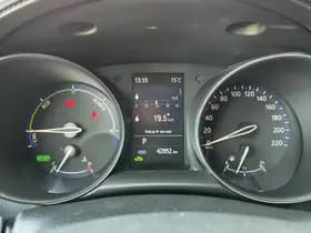 Toyota C-HR thumbnail 11