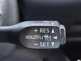 Toyota C-HR thumbnail 16