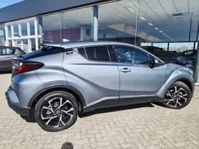 Toyota C-HR thumbnail 5