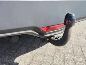 Toyota C-HR thumbnail 8