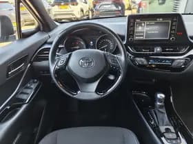 Toyota C-HR thumbnail 9