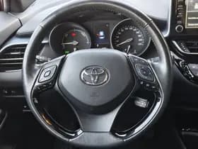 Toyota C-HR thumbnail 10
