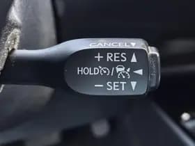 Toyota C-HR thumbnail 16