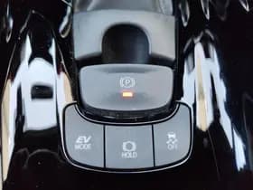 Toyota C-HR thumbnail 24