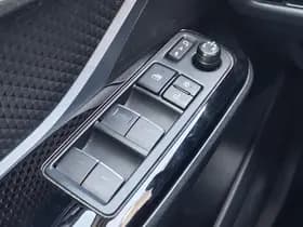Toyota C-HR thumbnail 25