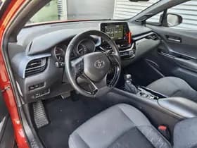 Toyota C-HR thumbnail 30