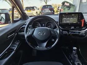 Toyota C-HR thumbnail 9