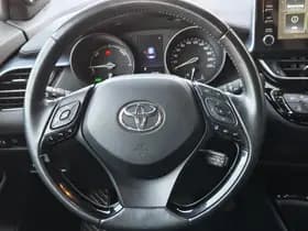Toyota C-HR thumbnail 10