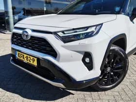 Toyota RAV4 thumbnail 2
