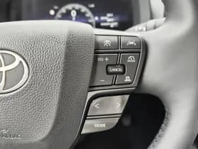 Toyota C-HR thumbnail 12