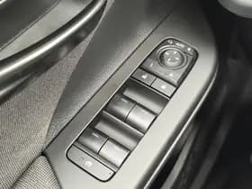 Toyota C-HR thumbnail 22