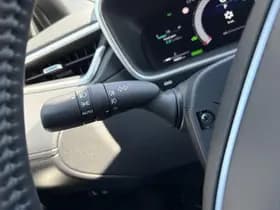 Toyota Corolla thumbnail 13