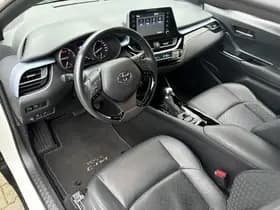 Toyota C-HR thumbnail 30