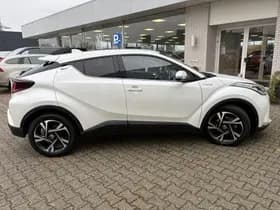 Toyota C-HR thumbnail 4
