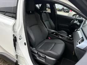 Toyota C-HR thumbnail 33