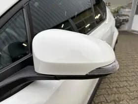 Toyota C-HR thumbnail 39