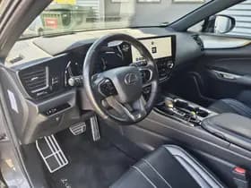 Lexus NX thumbnail 30