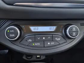 Toyota Yaris thumbnail 18