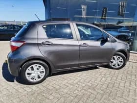 Toyota Yaris thumbnail 5