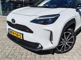 Toyota Yaris Cross thumbnail 2