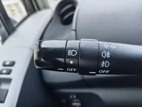 Toyota Yaris thumbnail 12