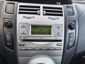Toyota Yaris thumbnail 15