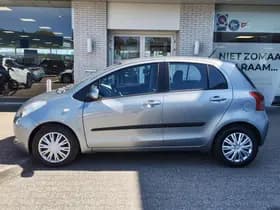 Toyota Yaris thumbnail 3
