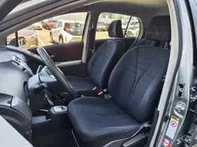 Toyota Yaris thumbnail 21
