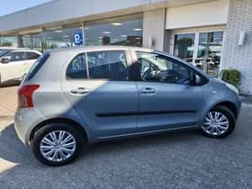 Toyota Yaris thumbnail 5