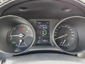 Toyota C-HR thumbnail 11