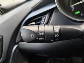 Toyota C-HR thumbnail 12
