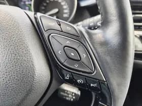 Toyota C-HR thumbnail 15