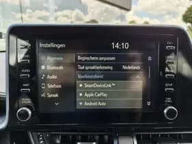 Toyota C-HR thumbnail 18