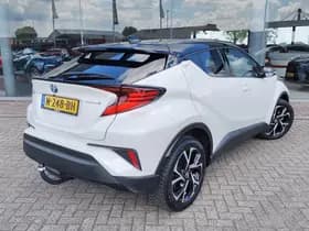 Toyota C-HR thumbnail 4