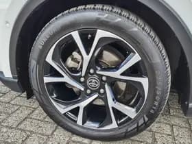 Toyota C-HR thumbnail 40