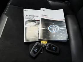 Toyota C-HR thumbnail 42