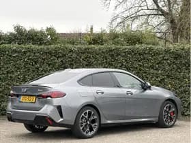 BMW 2 Serie Gran Coupé 220 | M-Sport Pro | 18'' | Camera | Comfort Access | Stoelverw. thumbnail 2