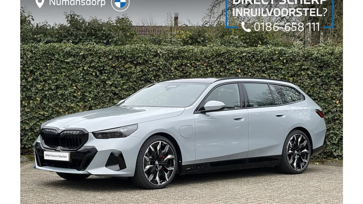 BMW 5 Serie Touring 530e | M-Sport Pro | 21" | Panorama | Harman/Kardon | Co-Pilot | Trekhaak — foto 1