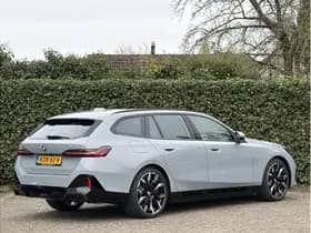 BMW 5 Serie Touring 530e | M-Sport Pro | 21" | Panorama | Harman/Kardon | Co-Pilot | Trekhaak thumbnail 2