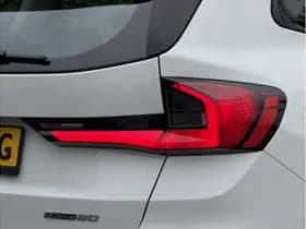 BMW IX1 eDrive20 | Stuur + Stoelverw. | Comfort Access | Driv. Ass. Prof. | Head-Up thumbnail 3