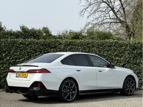 BMW I5 eDrive40 | M-Sport Pro | 21'' | M Performance carbon ext. | Harman/Kardon | Driv. Plus | Driv. Ass. | Getint glas | Adapt. LED | Stuur + stoelverw. thumbnail 2