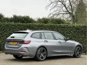 BMW 3 Serie Touring 320e | Leder | Camera | Sportstoel. | PDC voor + achter thumbnail 3